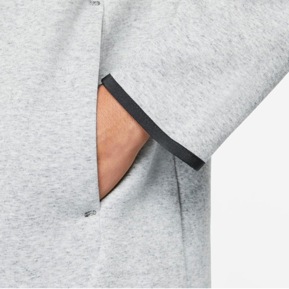 NWOT Nike Sportswear Tech Fleece 1/2 Zip Sweatshirt Gray Size Small - Picture 4 of 10